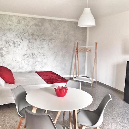 Red Tower Venice Apartment - 2 Mins From Vce Airport- Free Wifi เตสเซรา ภายนอก รูปภาพ